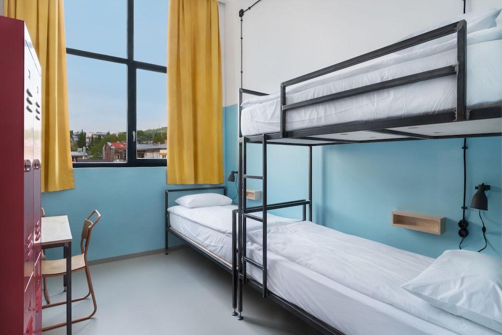Fabrika Hostel & Suites 2*