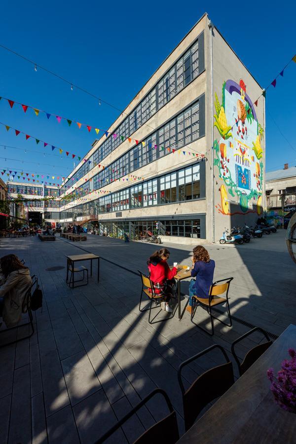 Fabrika Hostel & Suites
