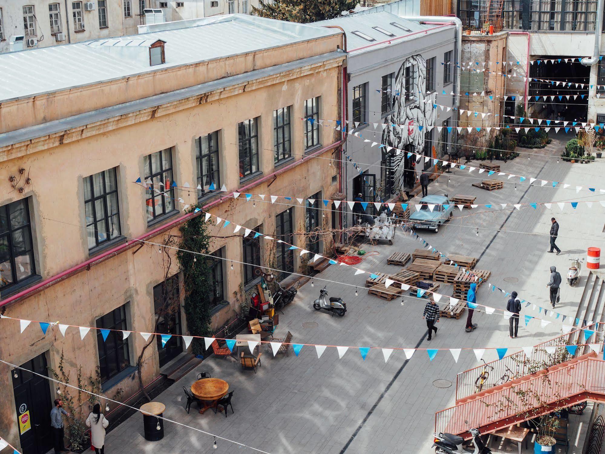 Fabrika Hostel & Suites 2*