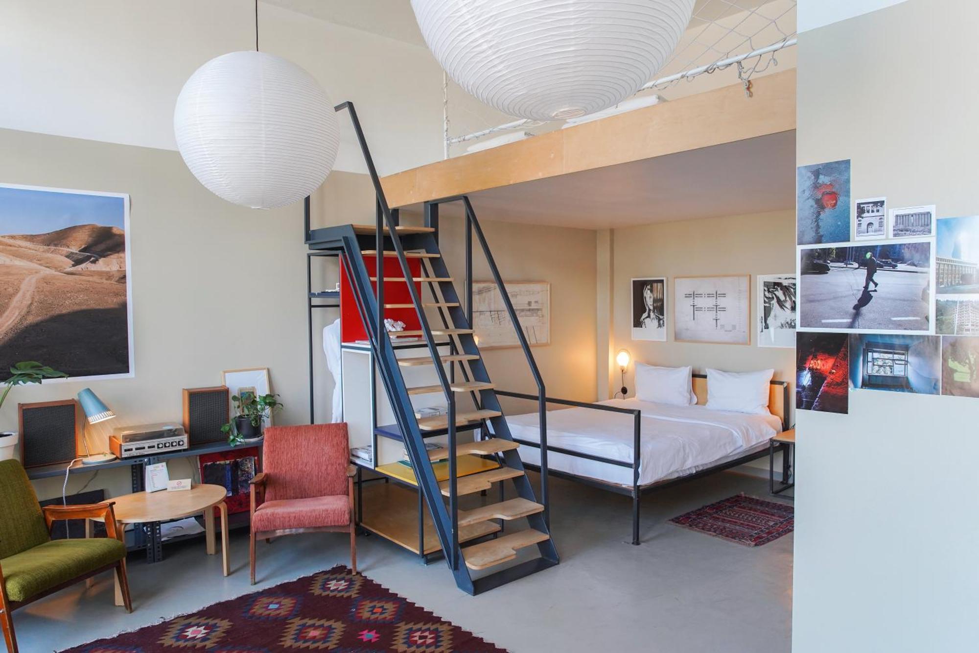 Fabrika Hostel & Suites 2*